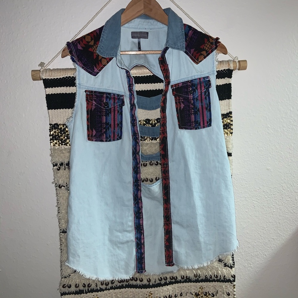 Top quality Kendall and Kylie jean vest!